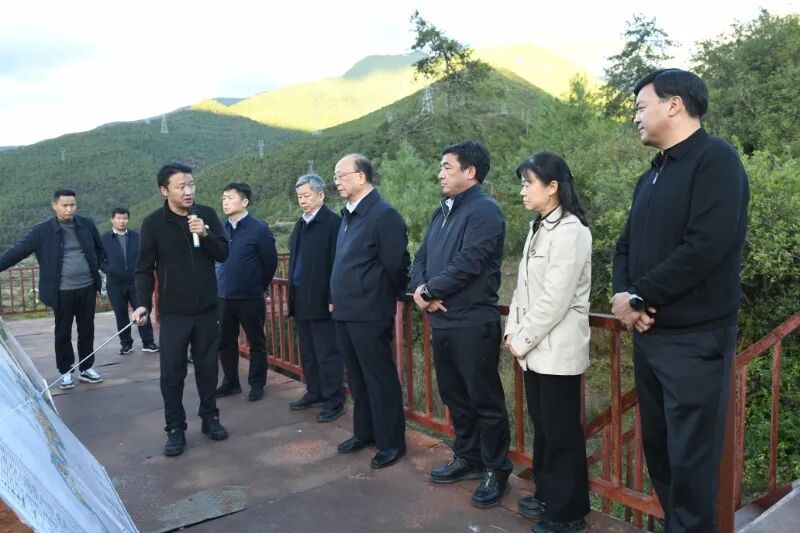 省人大常委会调研组到迪庆州调研