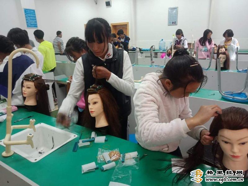 d1573df7-2687-431b-8c4a-645c146e14a2_batchwm.jpg d1573df7-2687-431b-8c4a-645c146e14a2_batchwm.jpg