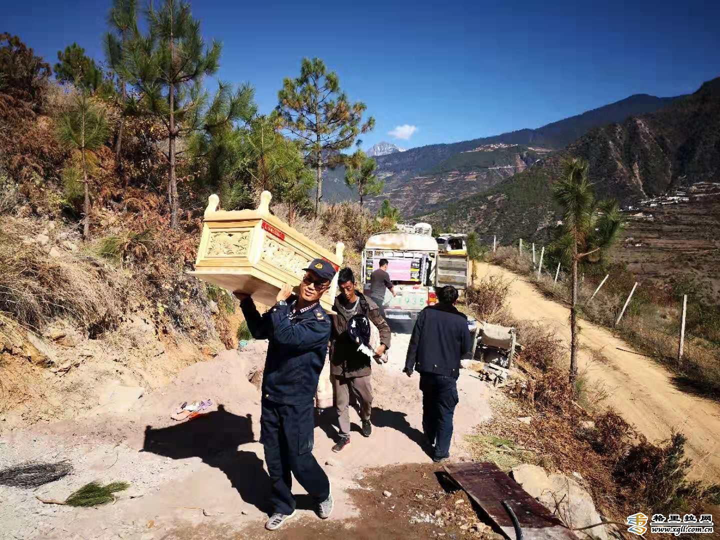 b90f676a-be83-4b11-82f9-e5ba763f80b8_batchwm.jpg b90f676a-be83-4b11-82f9-e5ba763f80b8_batchwm.jpg