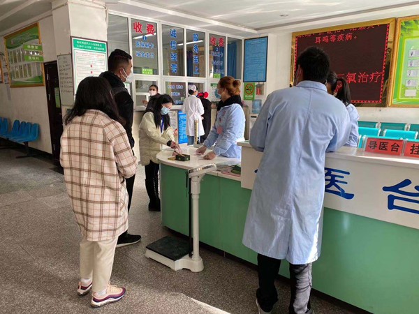 x1  2020 年2月3日，香格里拉分局加强监督管理，对医疗机构开展现场检查，确保医疗废物得到及时、有序、高效、无害化处置，并同步加强日常环境风险防范，保障环境安全。c8a15d34d3b97ba916e1b3bbb1ac57_副本.jpg