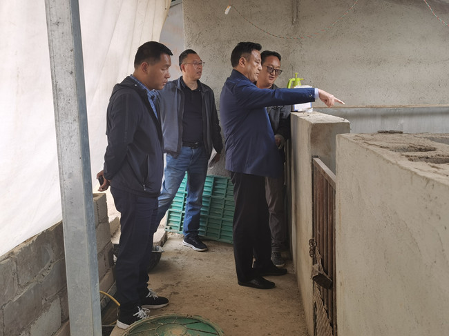 4.28 维西县委书记1_副本.jpg