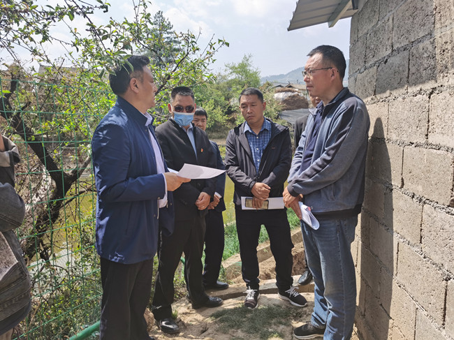 4.28 维西县委书记2_副本.jpg