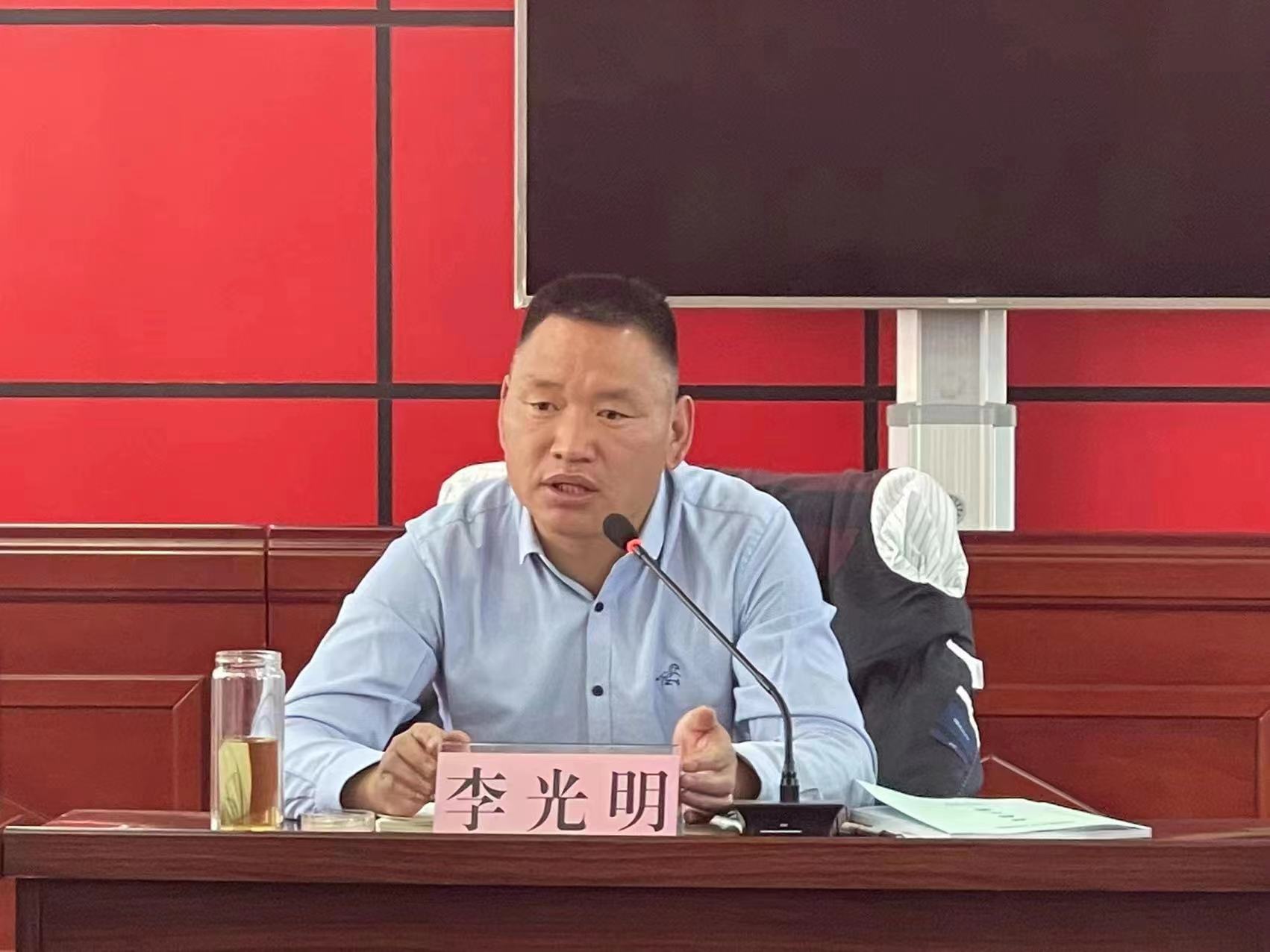 1652316508559003559.jpg 维西县委常委、保和镇党委书记李光明就如何发挥五网合一机制作用,提升宗教治理能力发表讲话。杨洪程.jpg